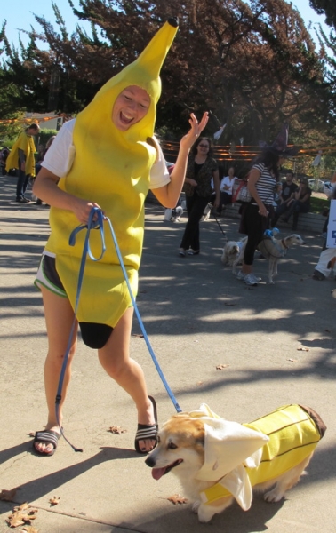 2 Bananas at DOG-O-WEEN